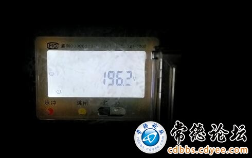 国标GB/T 12325-2008《电能质量供电电压偏差》规定: 220V单向供电电压偏差为标称电压的+7%,-10%