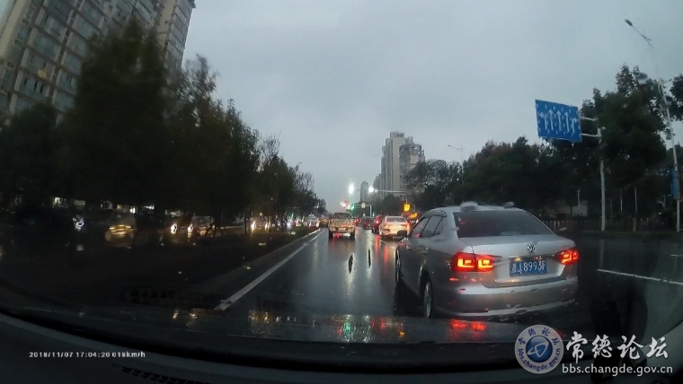 骑线行驶