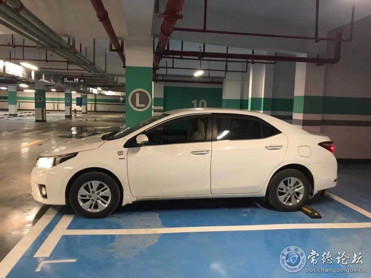 点击查看原图 小车车头探出来