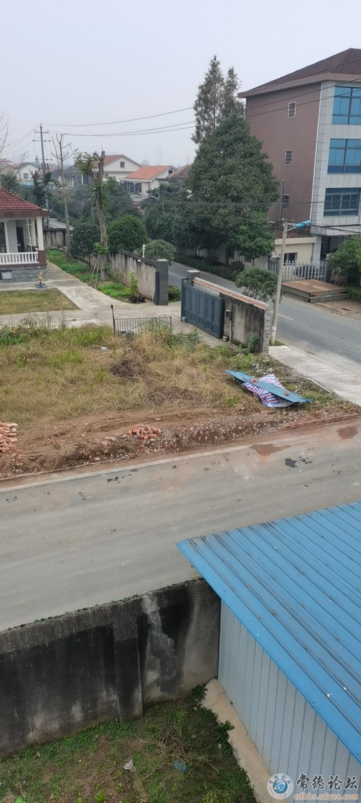 占用农耕地筑路